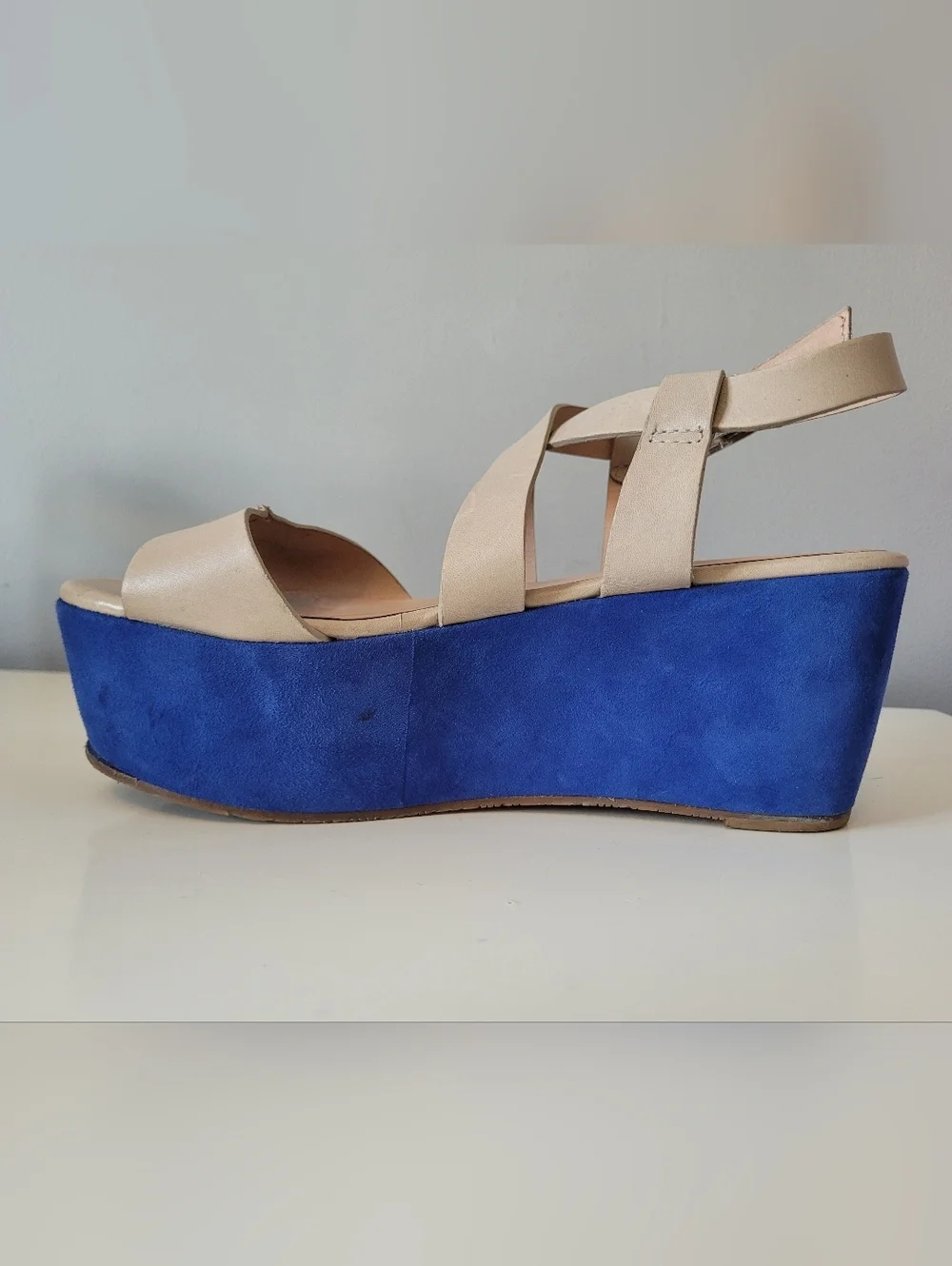 Pour La Victoire Noelle Flatforms, GUC, Size 9.5